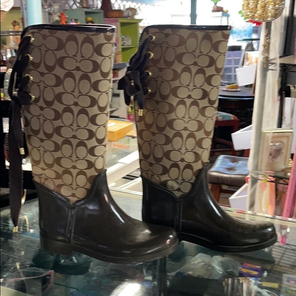 Coach boots